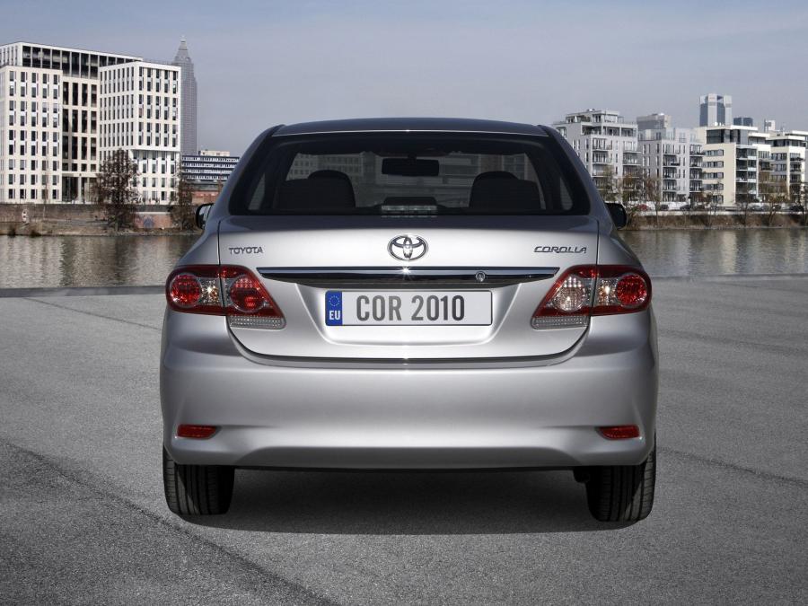  Toyota Corolla Sedan 2010 года  (фото 9 из 15)